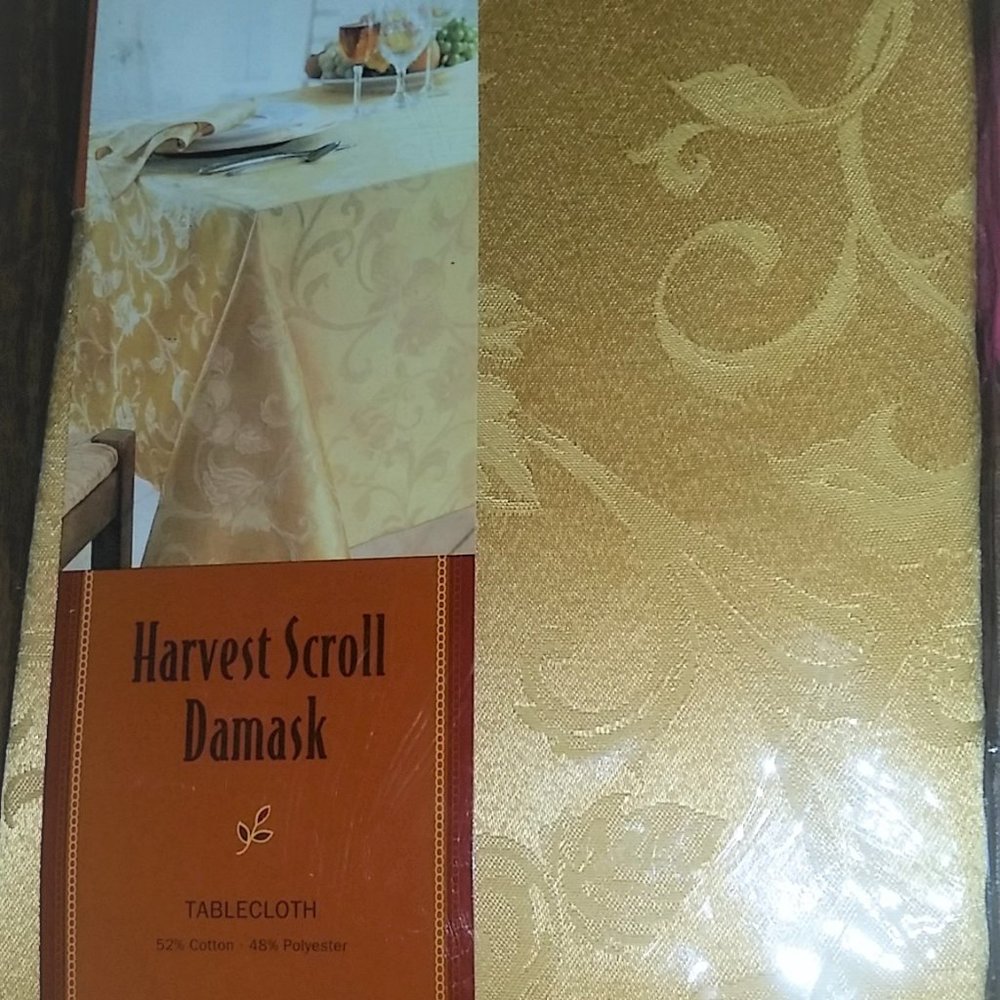 Harvest Scroll Damask Tablecloth Oblong